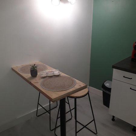 Joli Studio En Centre Ville Нарбон Екстериор снимка