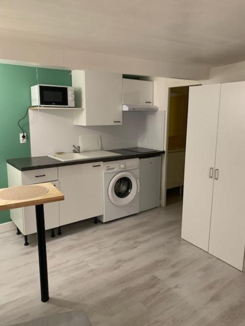 Joli Studio En Centre Ville Нарбон Екстериор снимка